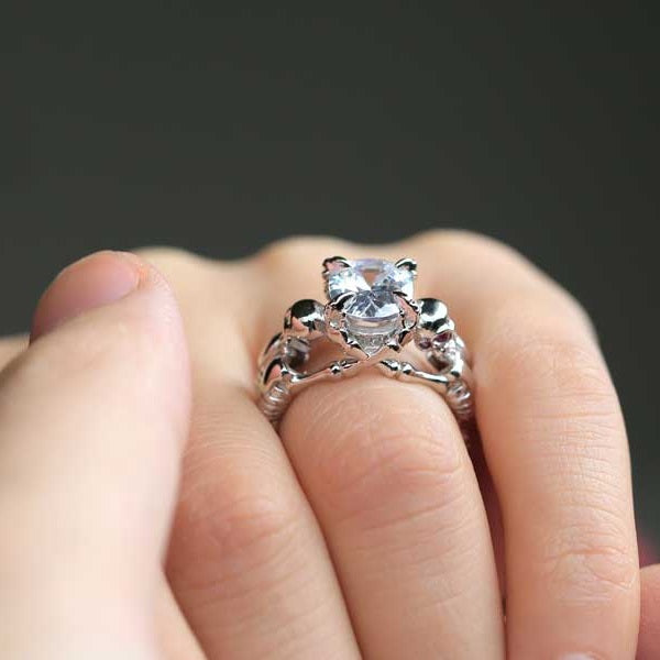 diamond-skull-ring-women